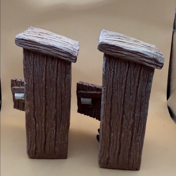 Whimsical Gnome Figurine in Outhouse - Picture 4 of 7